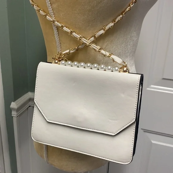 Badgley Mischka Double Sided Crossbody Bag Black & White Faux Pearls Two toned - Picture 5 of 7